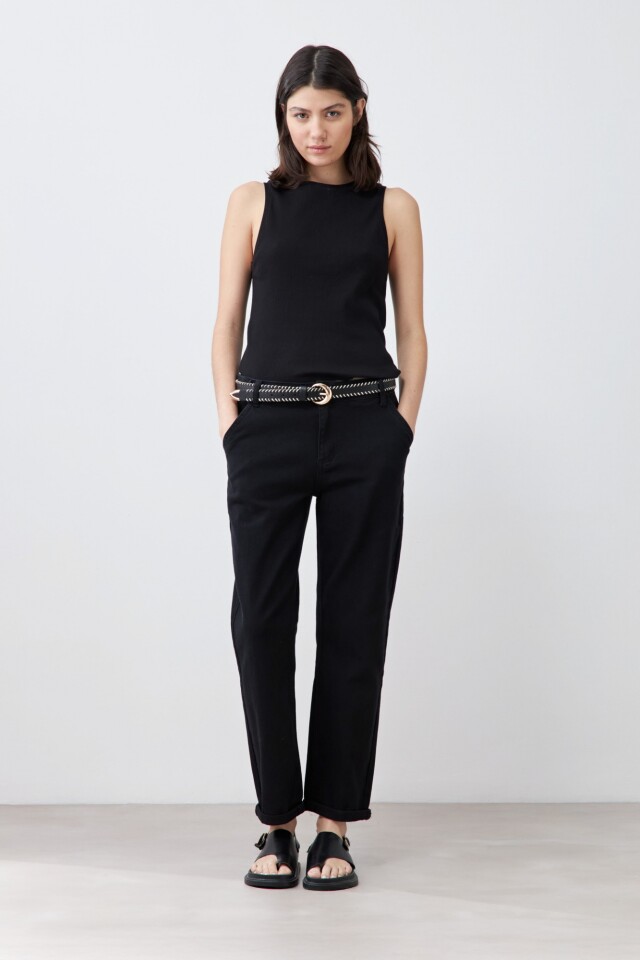 Pantalón chino negro