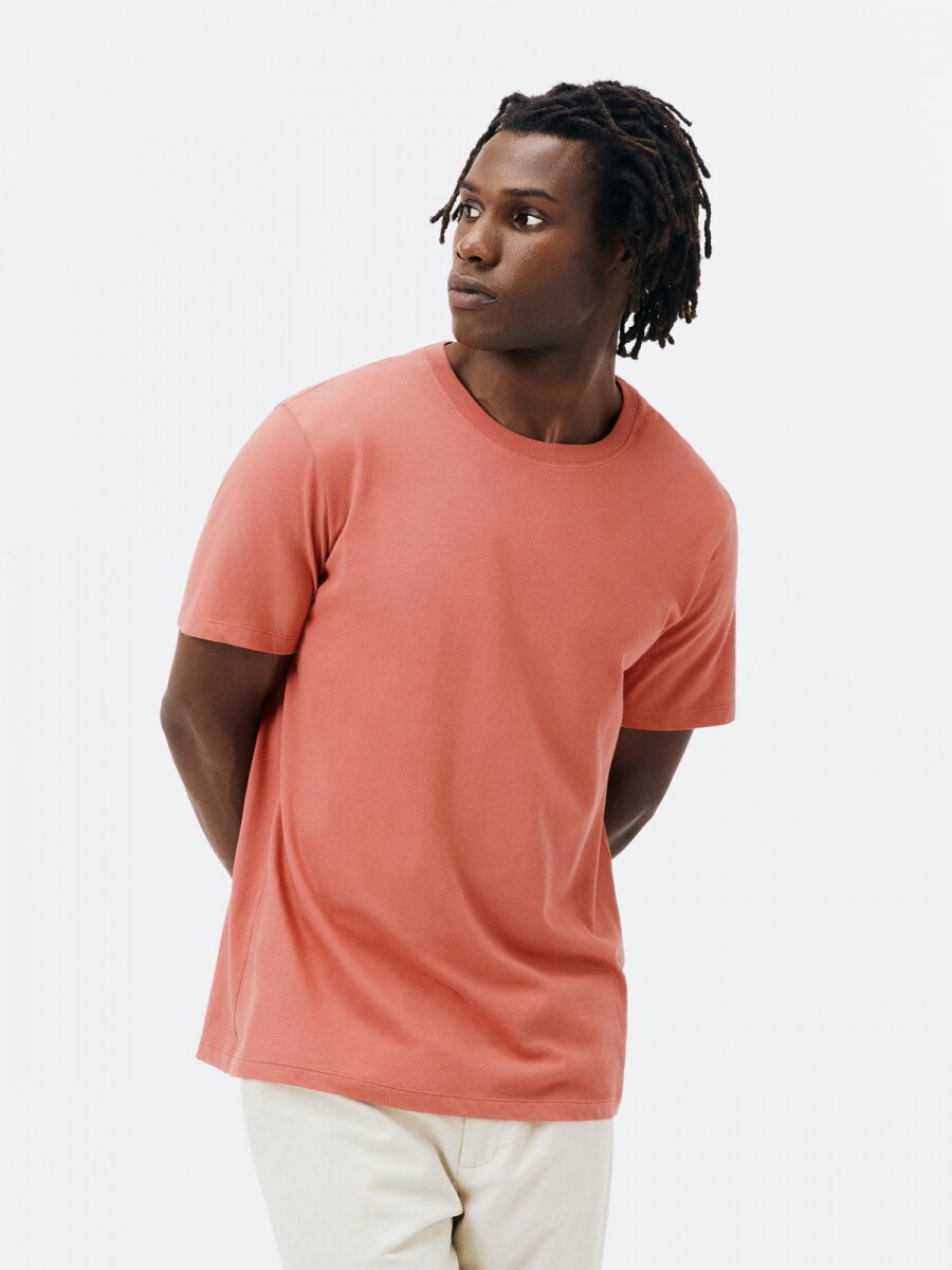 CAMISETA BÁSICA UNISSEX REGULAR WORLD - ROSADO 