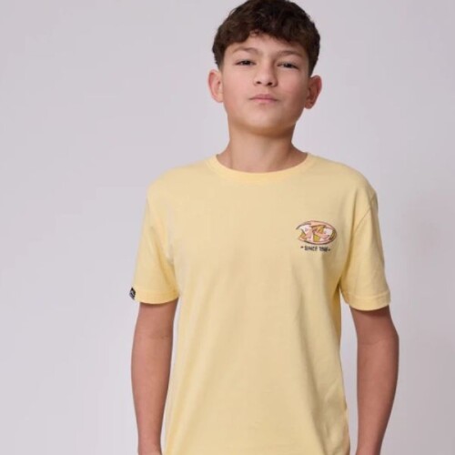 Remera MUNKE Rusty Amarillo