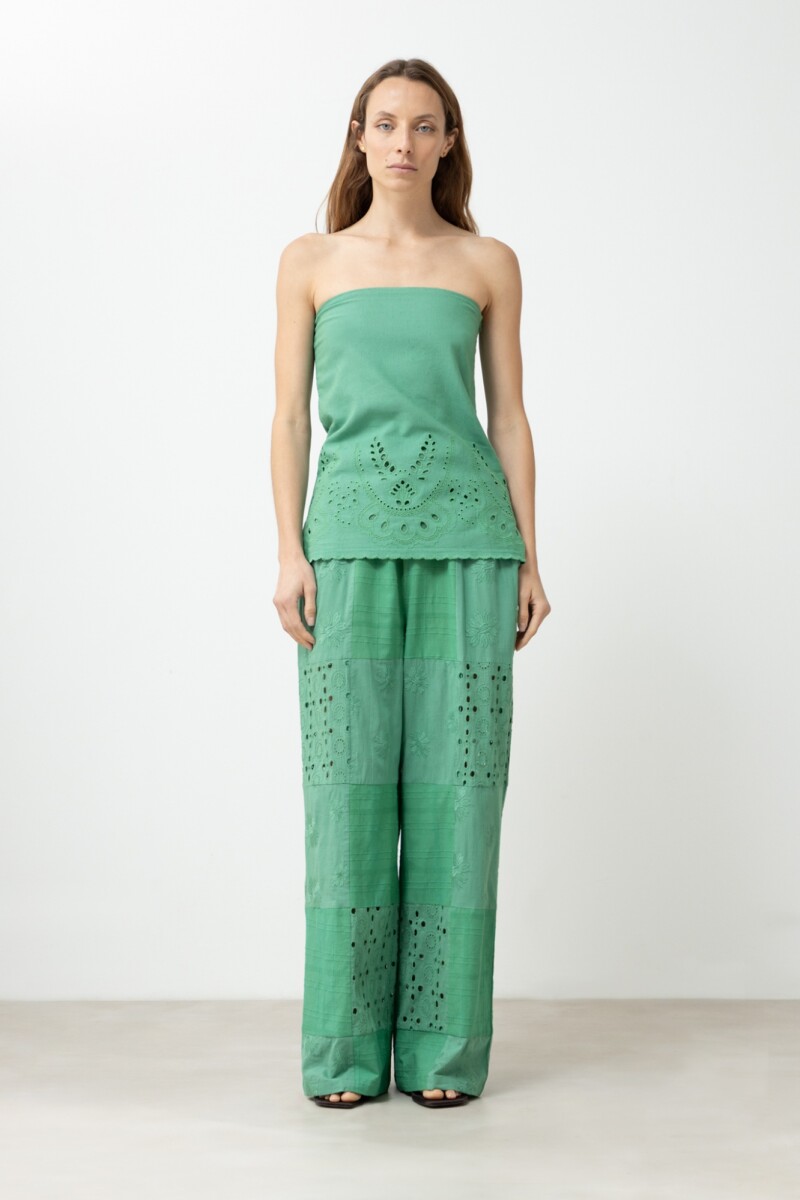 Strapless con bordados calados verde