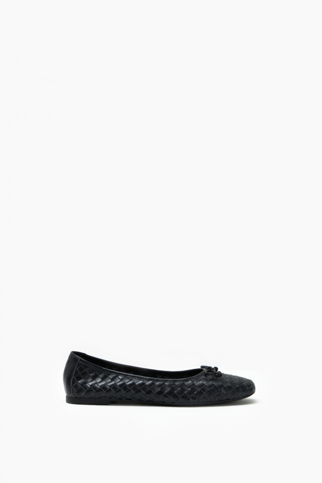 Ballerina Cassia de cuero texturada negro