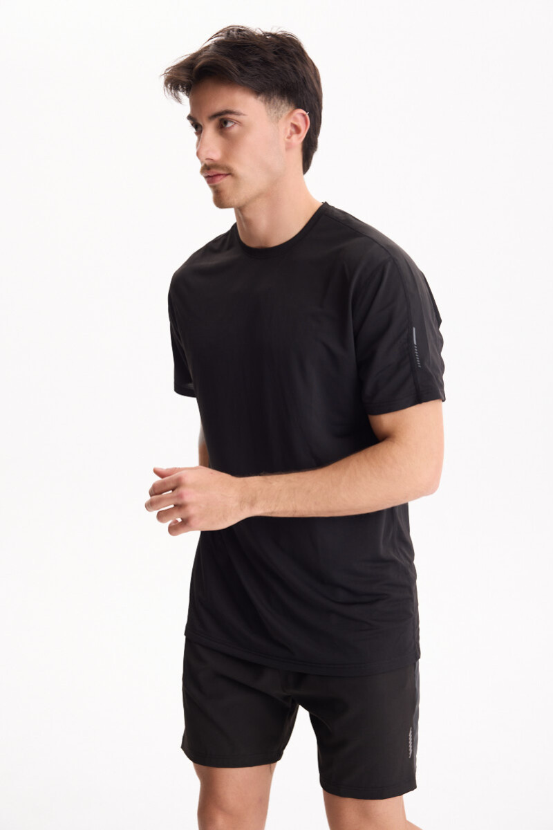 Remera DryFit Force Negro