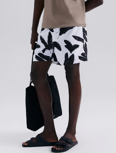 SHORT CON ESTAMPADO BLANCO
