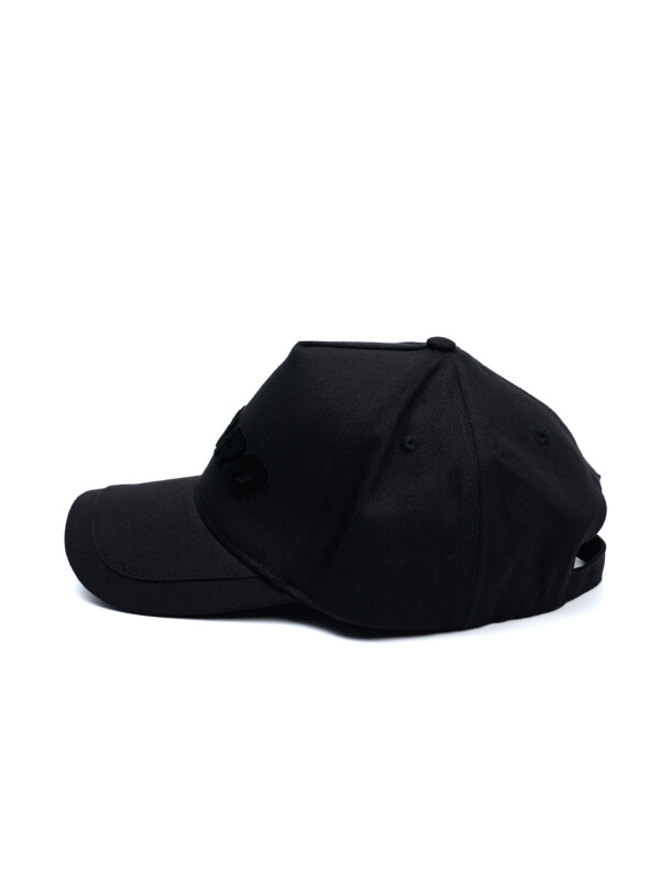 GORRO PLUSH Umbro 002