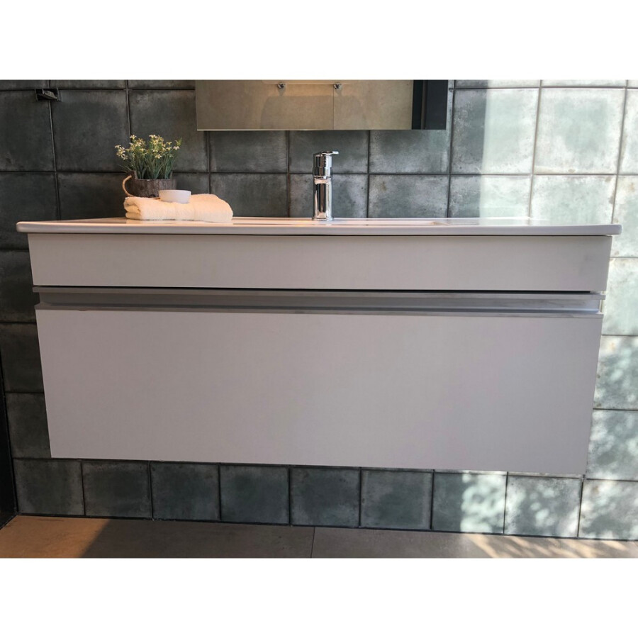 Mueble blanco liso con cajón Mueble blanco liso con cajón
