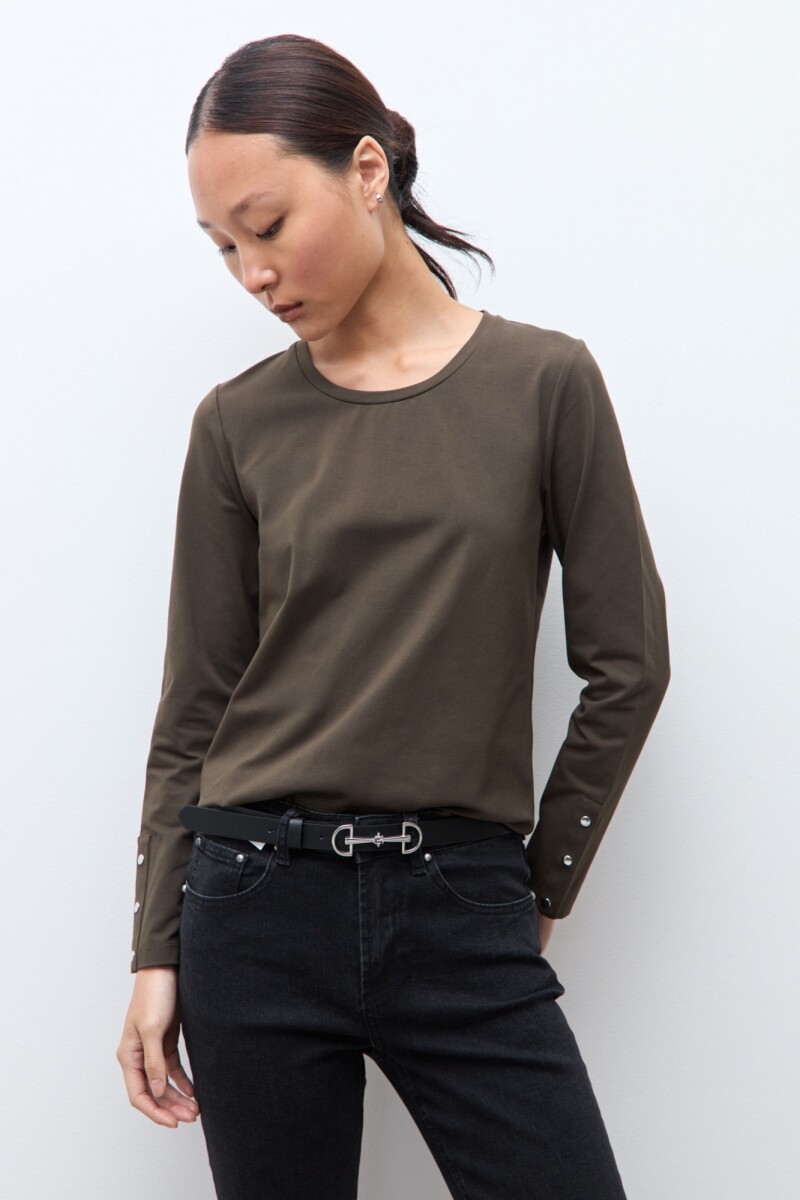 Remera botones en puños - verde oliva 