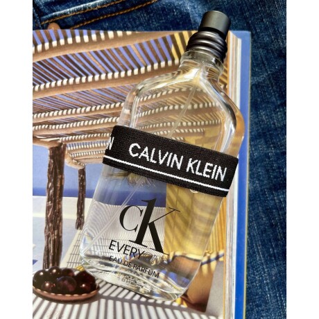Perfume Calvin Klein CK Everyone Eau de Parfum 100ml Original Perfume Calvin Klein CK Everyone Eau de Parfum 100ml Original