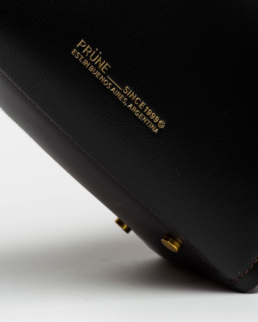 Cartera de Mano Anette Chica en Efecto Cuero Liso Negro