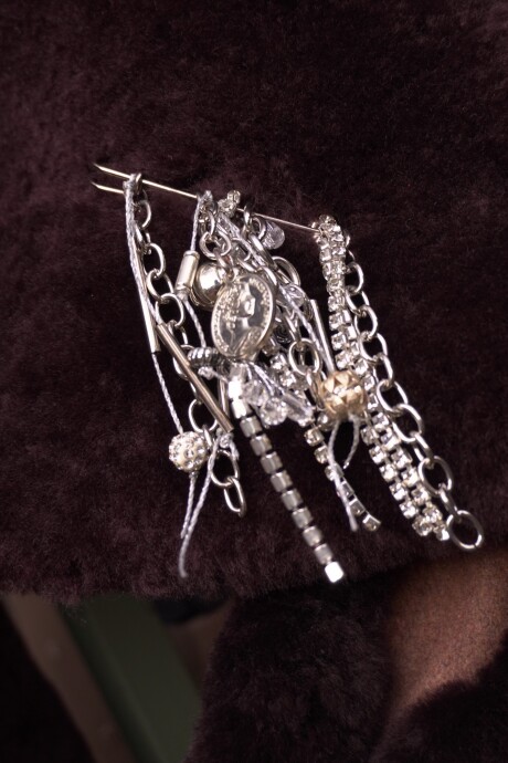 Pin Strass Plateado
