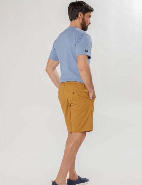 BERMUDA CLÁSICA CON SPANDEX Mostaza