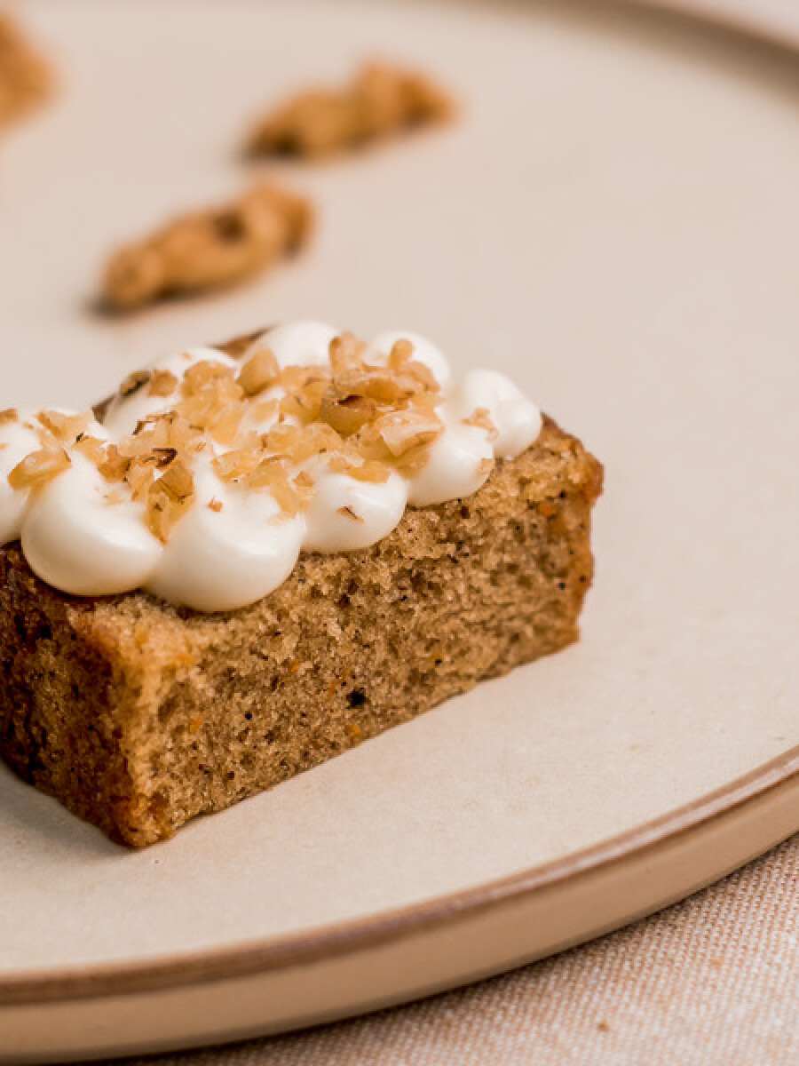 Pieza de Carrot Cake con frosting Pieza de Carrot Cake con frosting