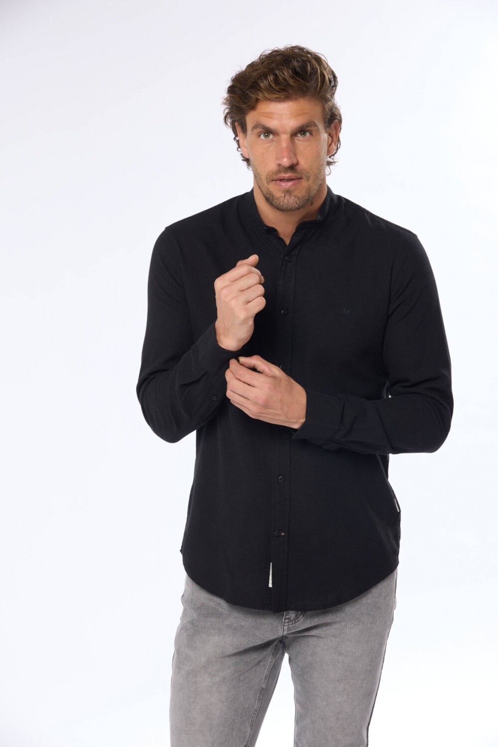 CAMISA DE LINO CUELLO MAO Negro