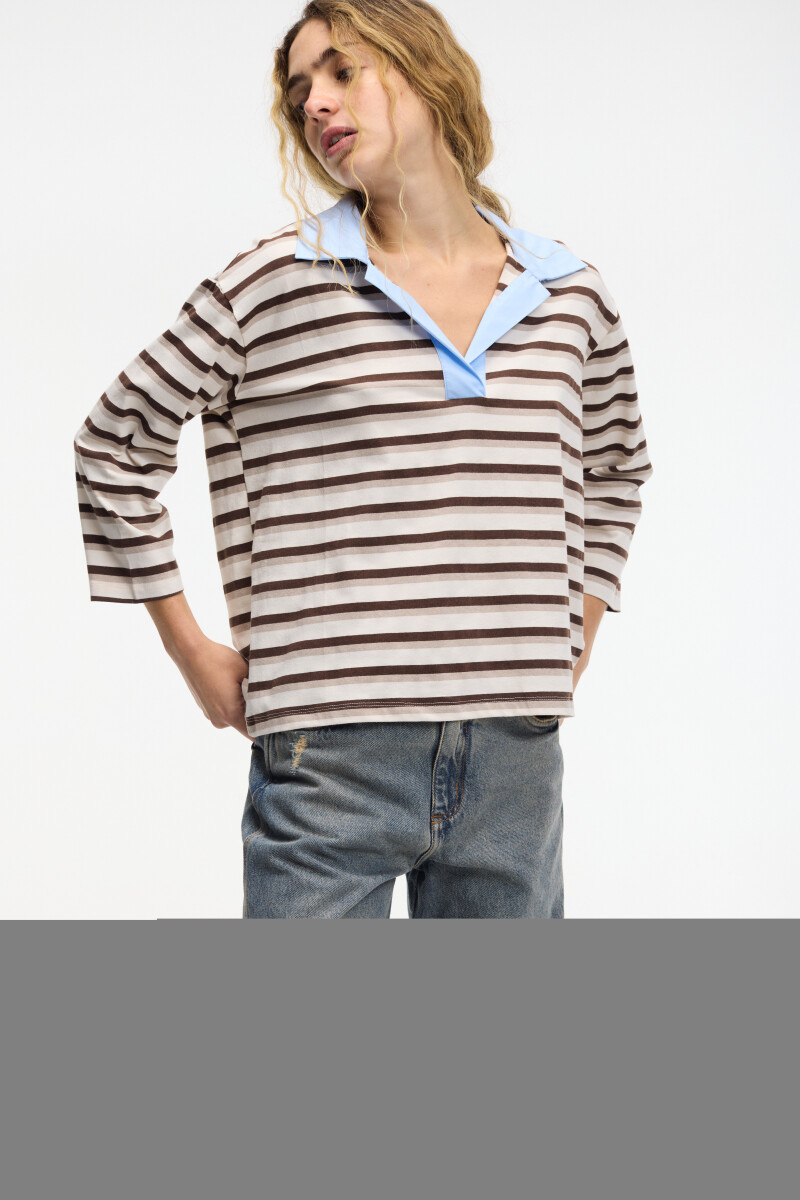 Camiseta con cuello Beige