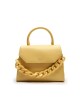 CARTERA AMARILLA CON CADENA AMARILLO