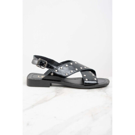 Sandalia Tachas Cuero Negro