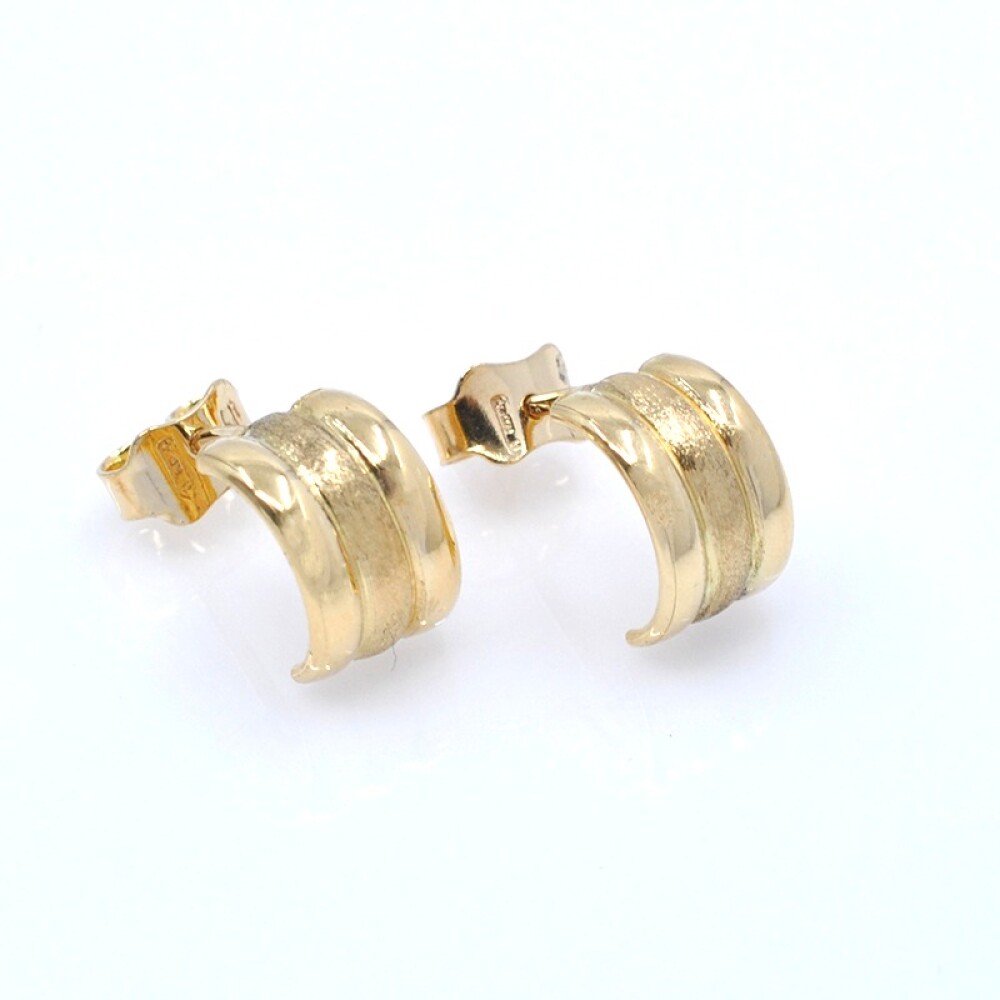 Caravanas oro 18k medio aro. Caravanas oro 18k medio aro.