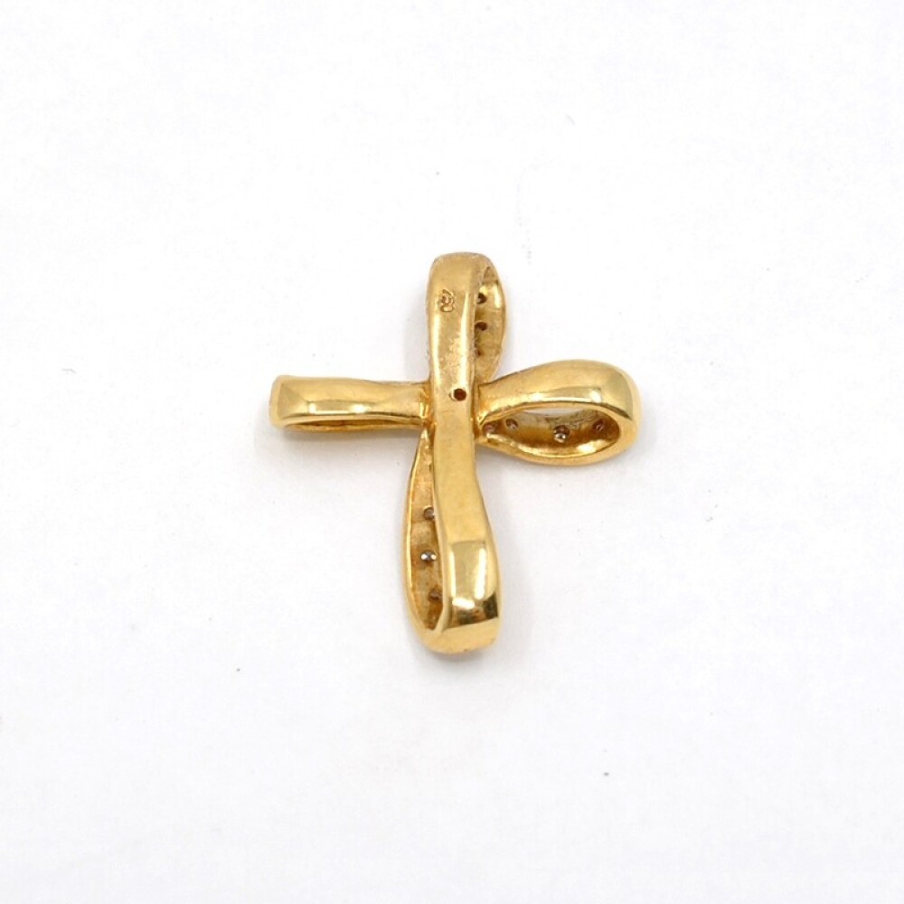 Cruz de oro 18K amarillo y brillantes 20 x 16 mm. Cruz de oro 18K amarillo y brillantes 20 x 16 mm.