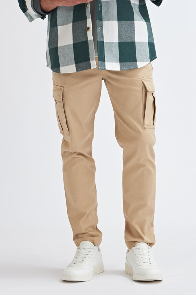Pantalón cargo clásico Taupe