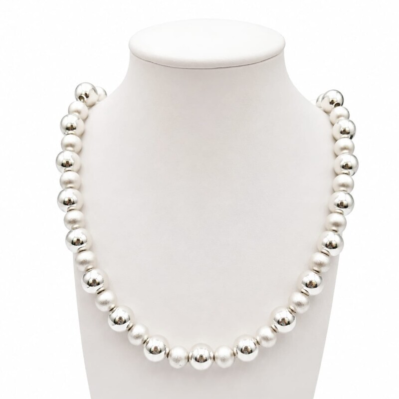 Collar de bolitas en plata Collar de bolitas en plata