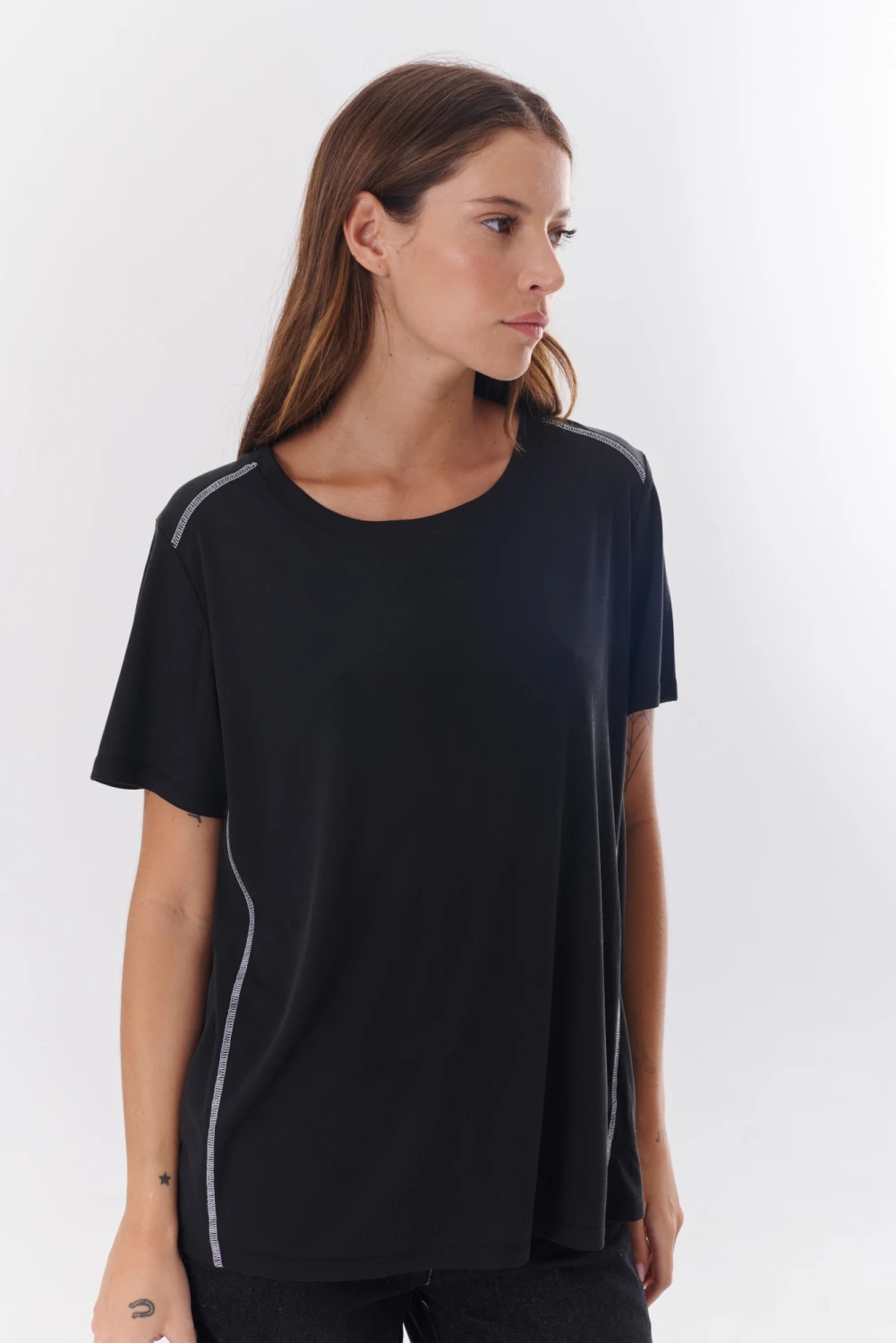 REMERA MACARENA negro 2