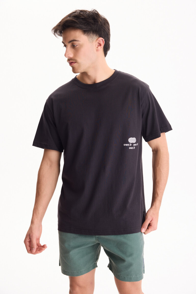Remera Own Negro