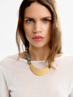 Collar Corto Con Vidrio Y Detalle Metálico multicolor