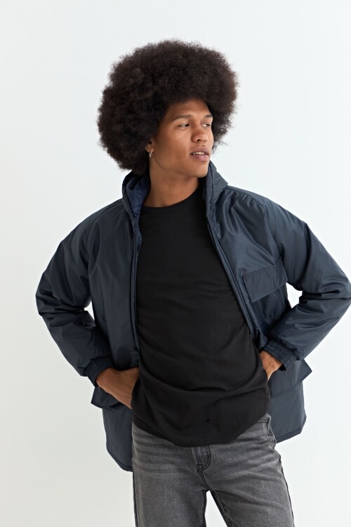 Campera de nylon con bolsillos AZUL MARINO