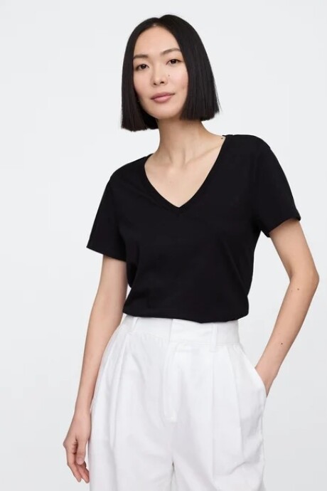 Remera Cuello V Manga Corta Mujer True Black