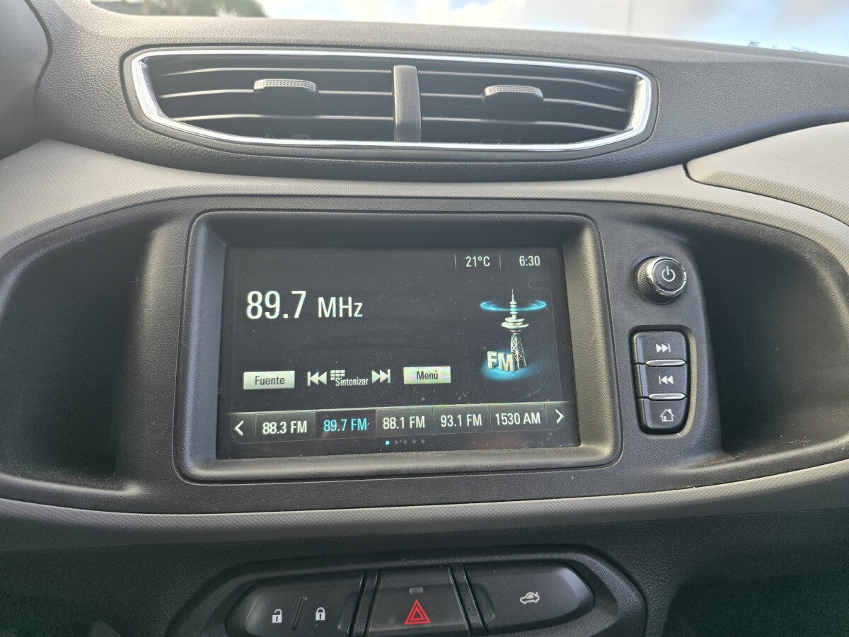 Chevrolet Onix LT 1.0 EXCELENTE ESTADO! | Permuta / Financia Chevrolet Onix LT 1.0 EXCELENTE ESTADO! | Permuta / Financia