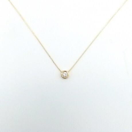 Conjunto de cadena de oro 18 ktes y PUNTODE LUZ con CIRCONIA. Conjunto de cadena de oro 18 ktes y PUNTODE LUZ con CIRCONIA.