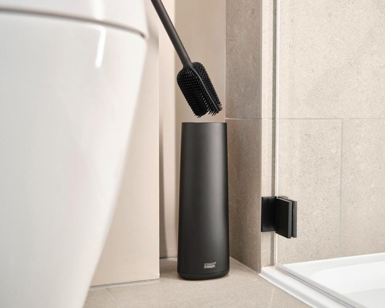 Escobilla de Inodoro Flex™ 360 – Negro con Soporte Joseph Joseph Escobilla de Inodoro Flex™ 360 – Negro con Soporte Joseph Joseph