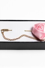 Pin para el Ojal Diseño Flor ROSADO