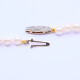 Collar perlas de cultivo y broche oro 18k 2 tonos y brillantes. Collar perlas de cultivo y broche oro 18k 2 tonos y brillantes.