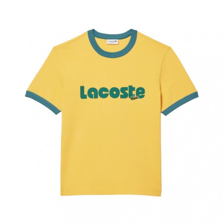 REMERA CON ESTAMPA DE LACOSTE EN CONTRASTE YELLOW/BLUE