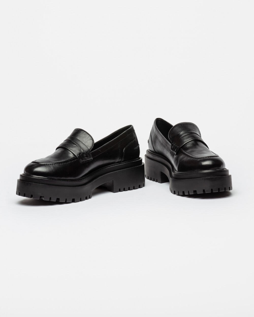 Mocasín Claire En Cuero Liso Negro