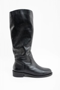 Bota Caña Alta Cuero Negro