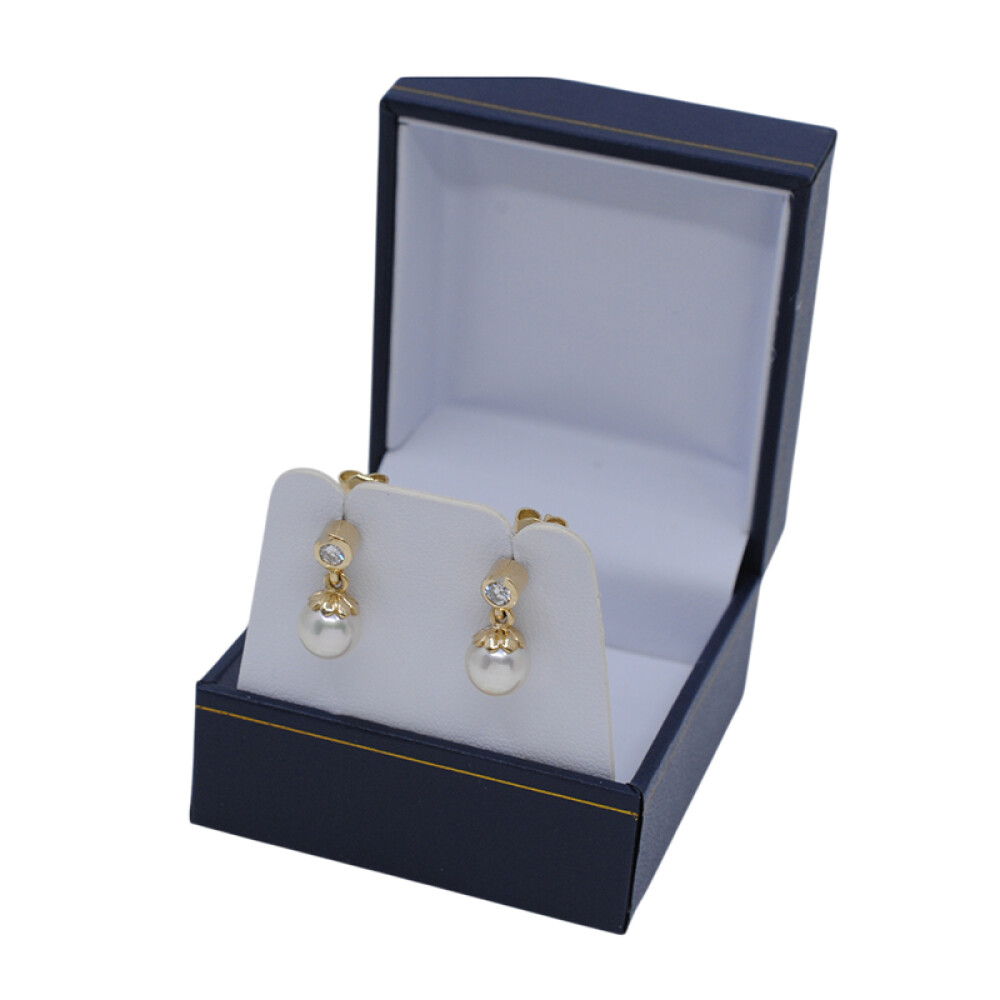 Caravanas oro 18k amarillo con brillantes y perlas de cultivo 7,5mm Caravanas oro 18k amarillo con brillantes y perlas de cultivo 7,5mm