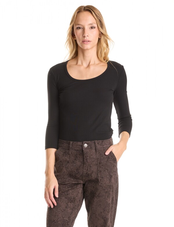Remera Basica Ribs NEGRO