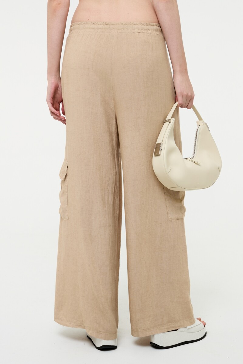 PANTALÓN CARGO Beige