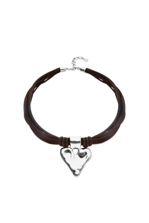 COLLAR MEZCLA DE HILO DE SEDA CON CUERO MARRÓN OSCURO Y DETALLE DE CORAZÓN BAÑADO EN PLATA DE LEY Colgante