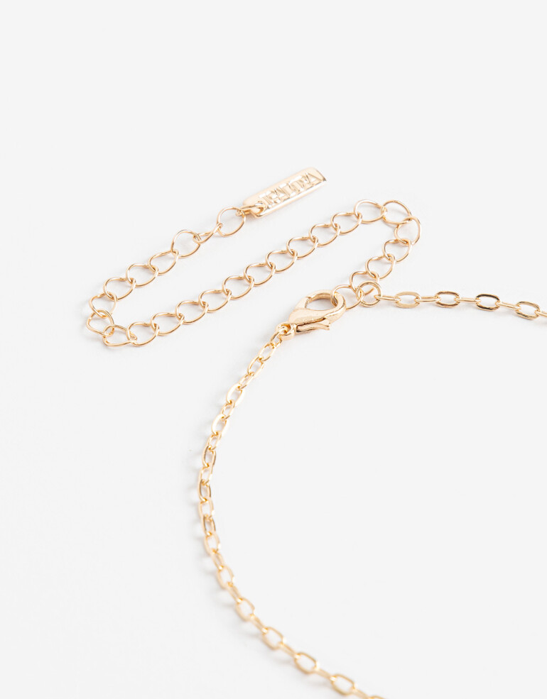 Cadena Corta con Dije Metal Cadena Con Dije Corazón Inicial "m" - Dorado