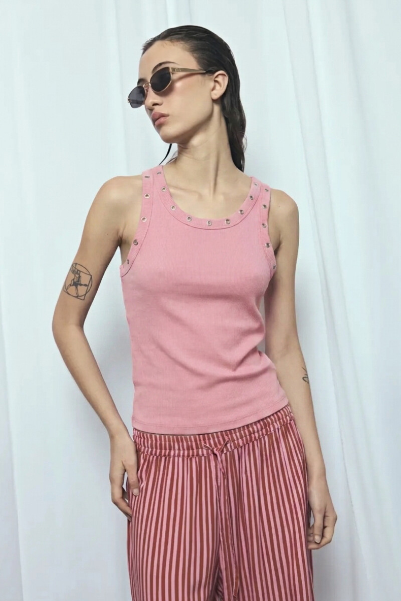 Musculosa con ojalillos PREVENTA rosa