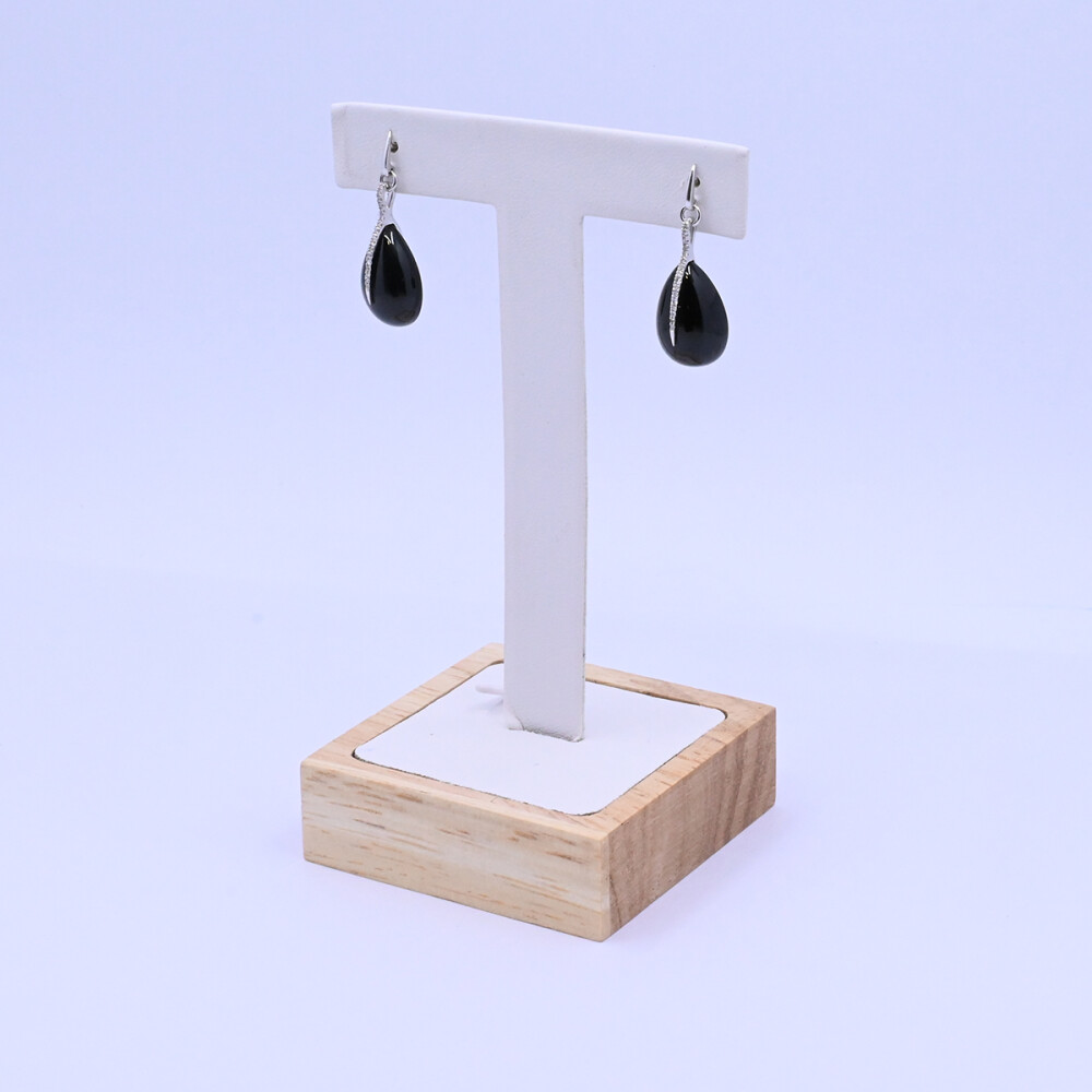 Caravanas oro 18k blanco con brillantes y onix. Caravanas oro 18k blanco con brillantes y onix.