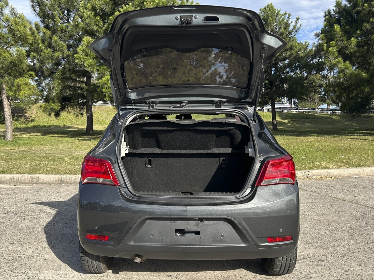 Chevrolet Onix LTZ 1.4 EXCELENTE ESTADO! | Permuta/Financia Chevrolet Onix LTZ 1.4 EXCELENTE ESTADO! | Permuta/Financia