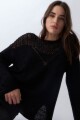 Sweater cinta escote bote calado negro