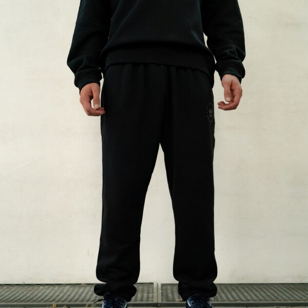 PANTALÓN RELAXED Umbro Hombre 002