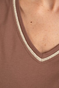 Remera Algodon Peinado Escote Lurex Mocha