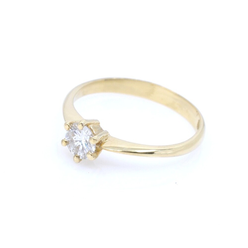 Anillo solitario en oro 18k amarillo y brillante Anillo solitario en oro 18k amarillo y brillante