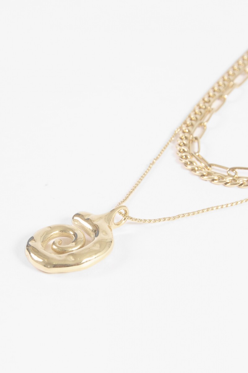 Collar acero triple cadena con dijes dorado