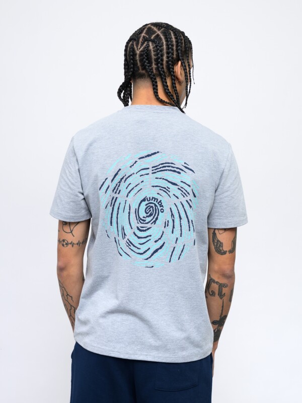 REMERA FINGERPRINT Umbro Hombre 051